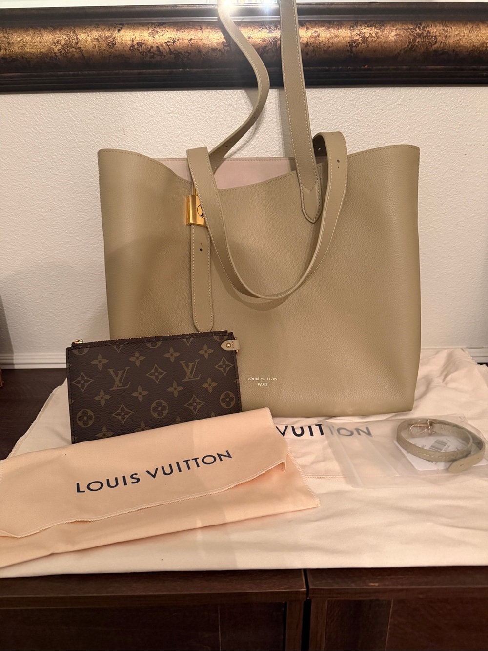 Low key  Women's Beige/green Leather Tote Bag with Monogram Pouch